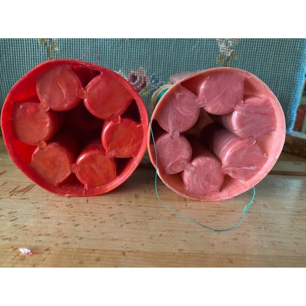 Vintage Marbled Bakelite Thread Caddy Carousel Red Pink Wooden Spools Set of 2 - Picture 3 of 4